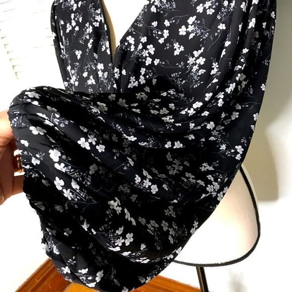 Adorable NWT Long Balloon Sleeve Floral Crop Top - Picture 11 of 11